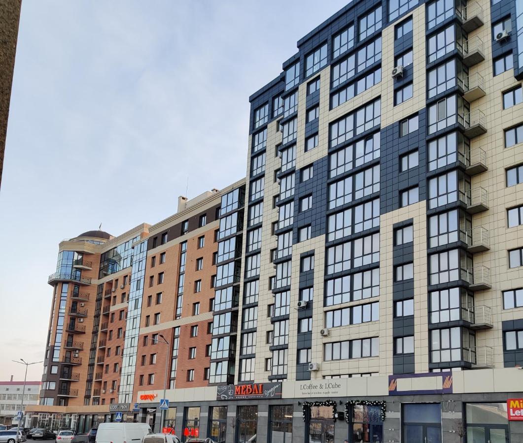 Apartamento Yarovytsya Vip In The Center Lutsʼk Exterior foto